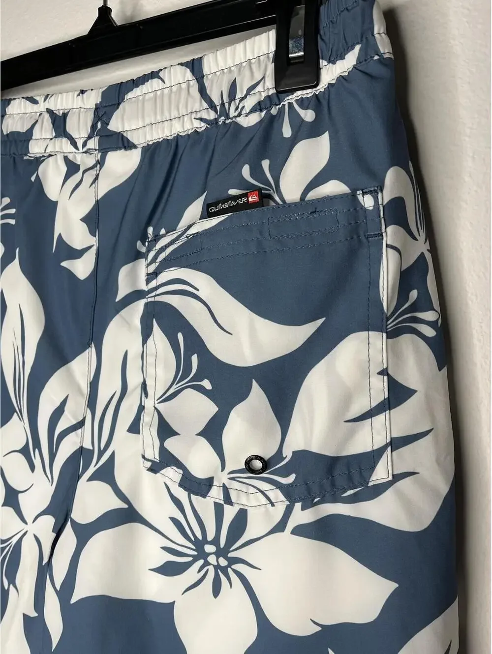 NWOT Quiksilver Men's Blue/White Swim Trunks Size Small